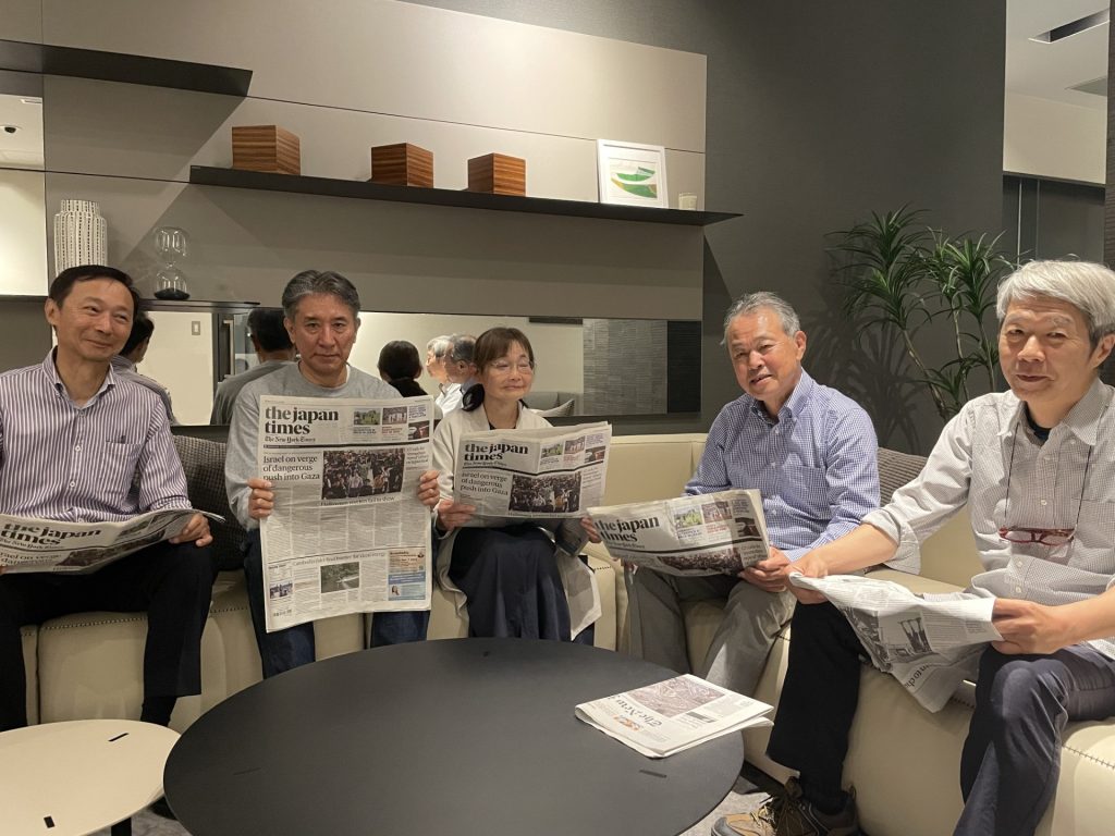Japan Timesを読む会の皆さんの画像